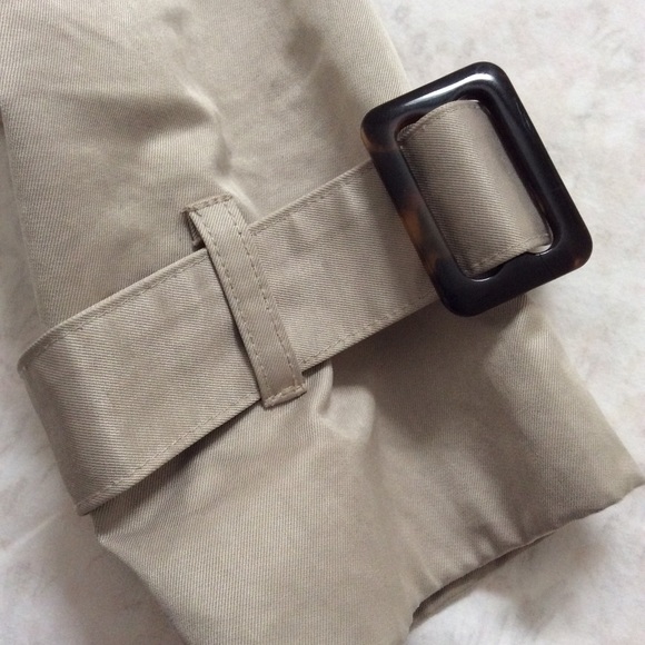 Banana Republic trench in XS. - Picture 4 of 4